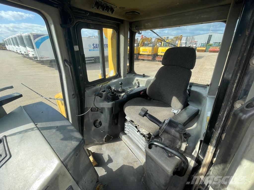 CAT D6TLGP بلدوزرات مجنزرة