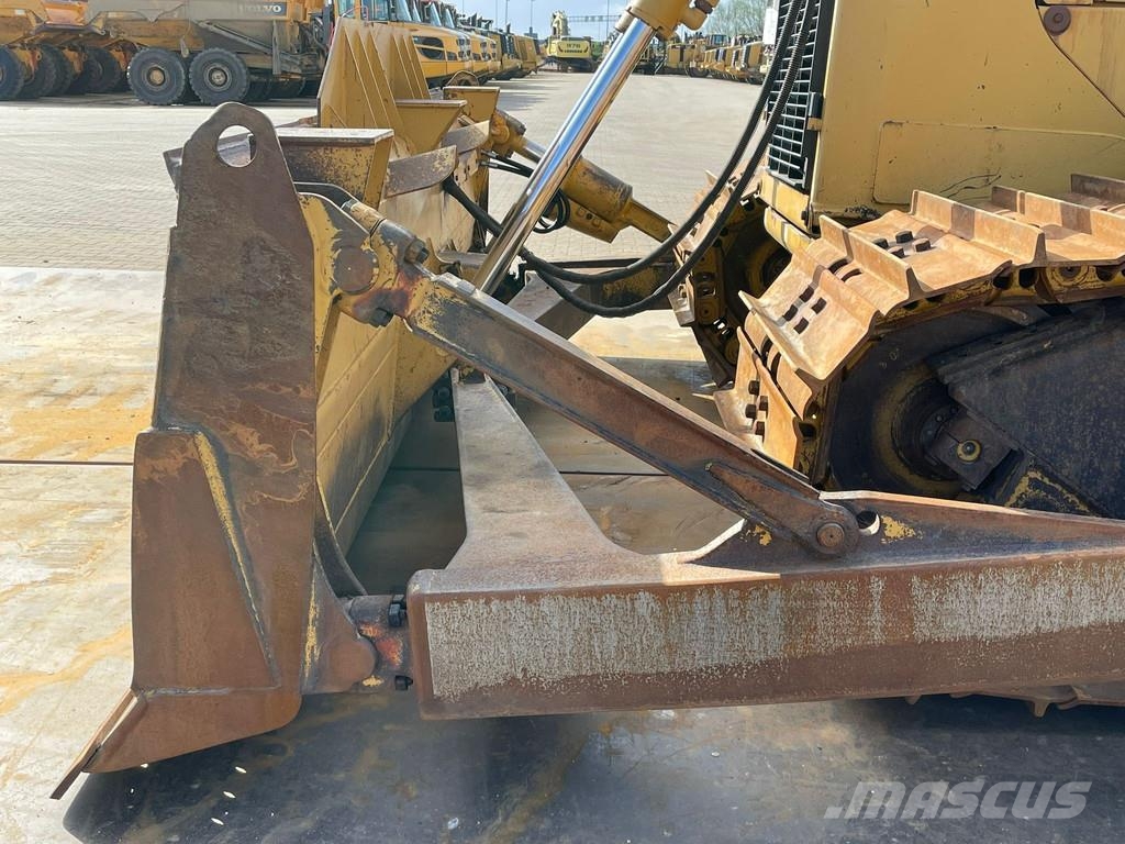 CAT D6TLGP بلدوزرات مجنزرة