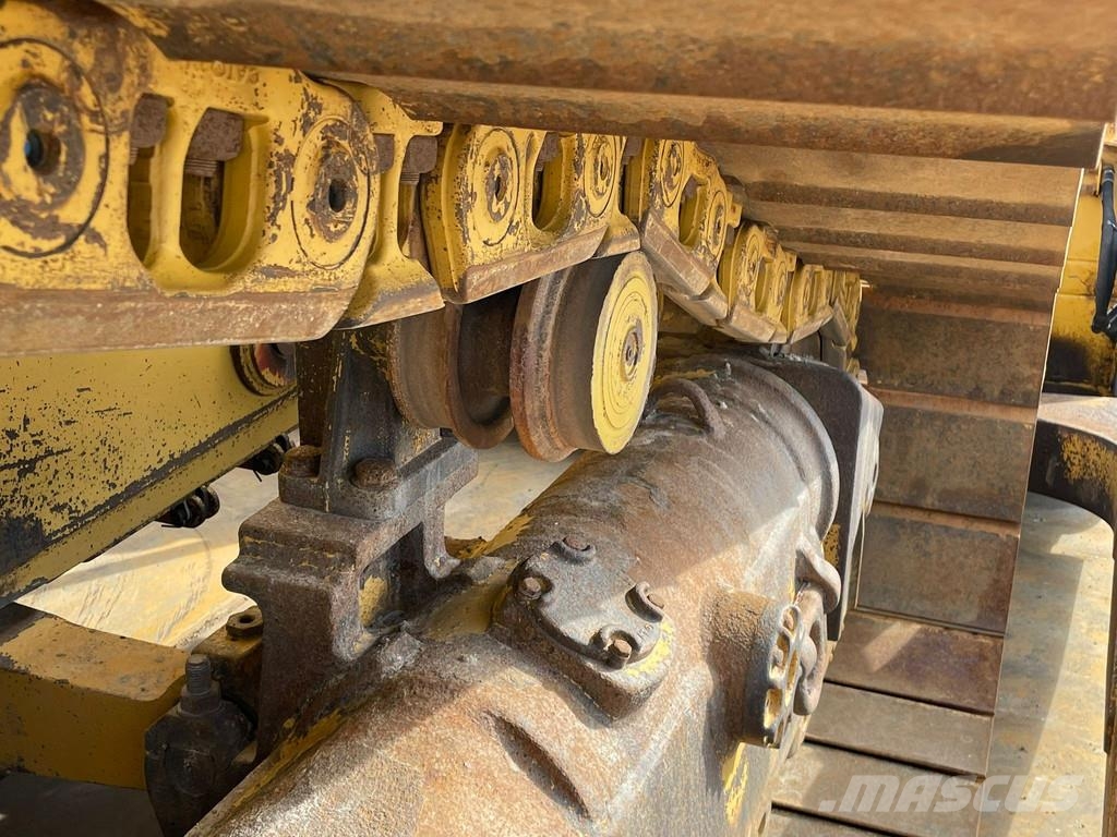 CAT D6TLGP بلدوزرات مجنزرة