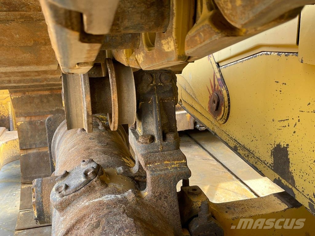 CAT D6TLGP Buldooserid