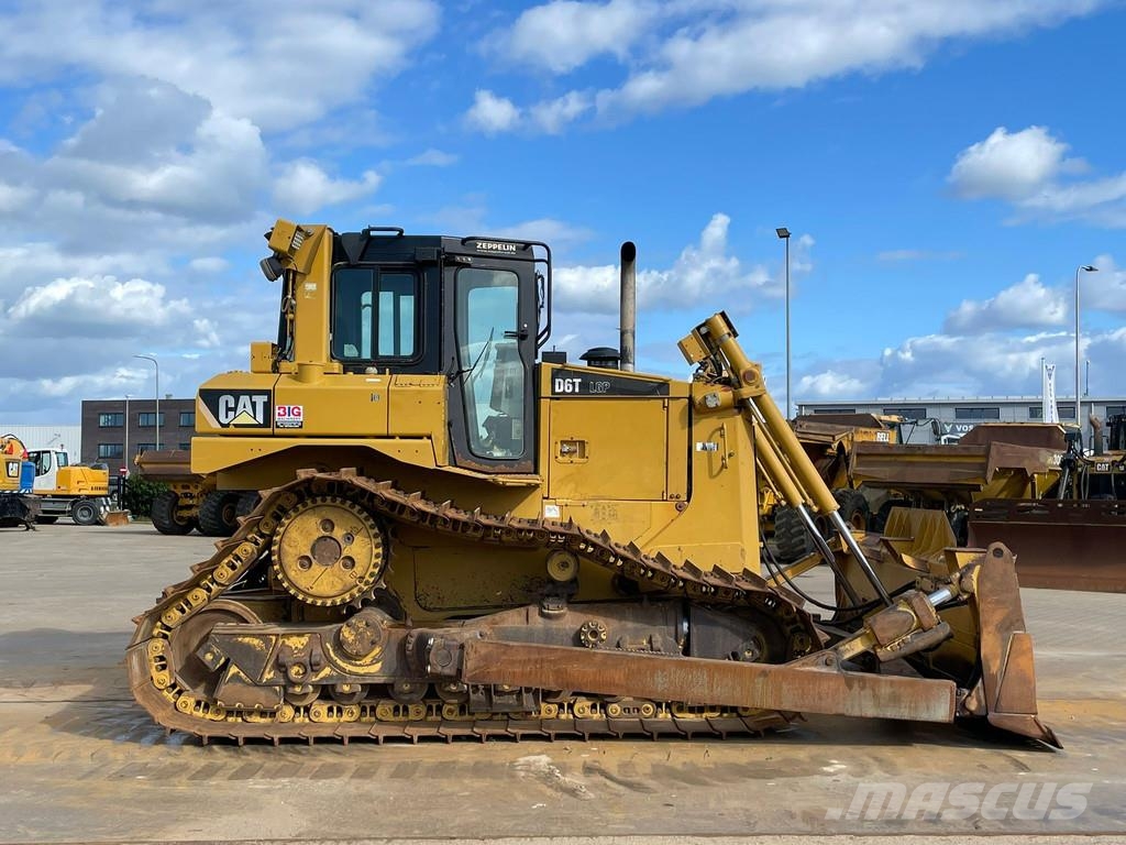 CAT D6TLGP بلدوزرات مجنزرة