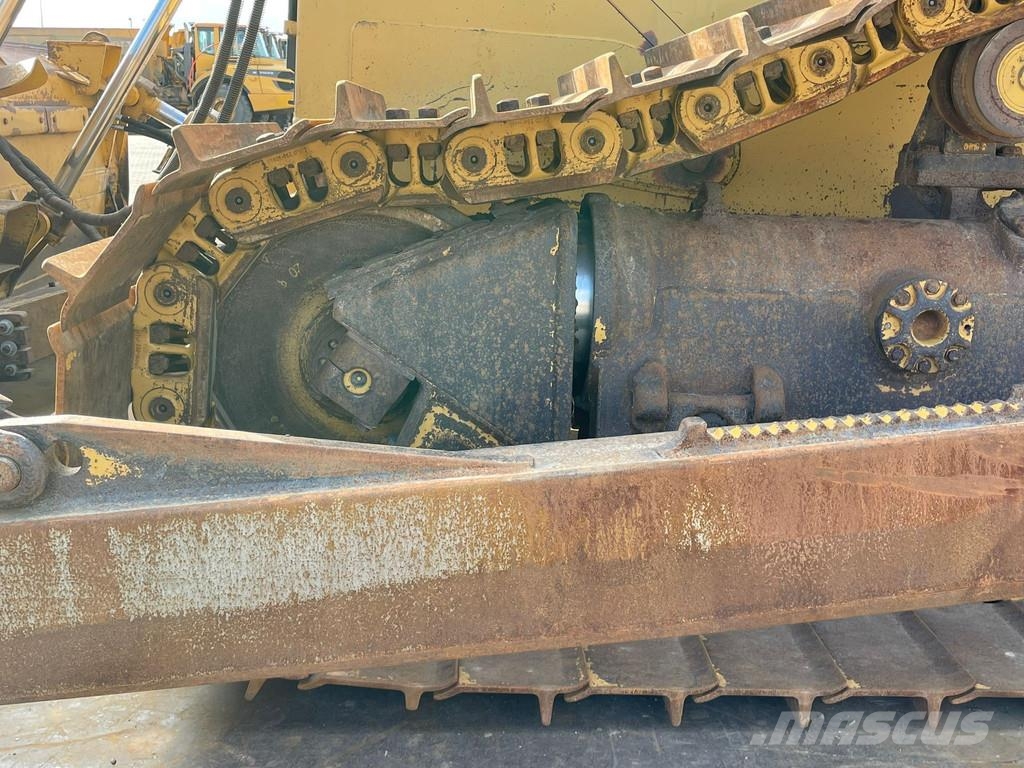 CAT D6TLGP بلدوزرات مجنزرة