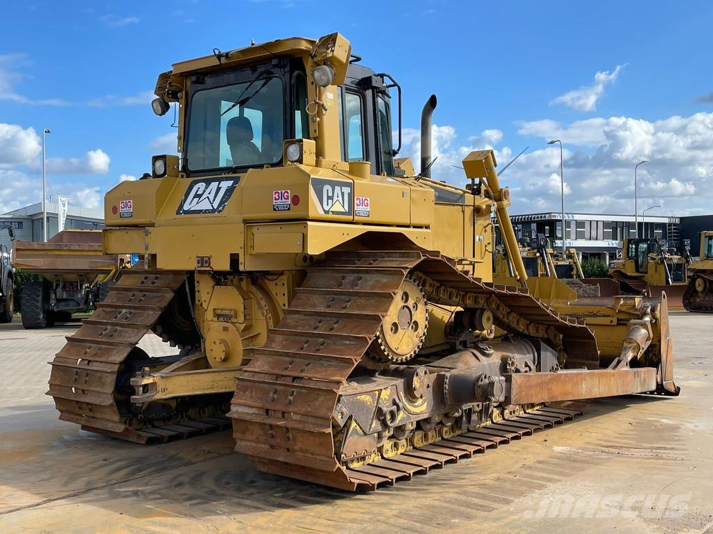 CAT D6TLGP بلدوزرات مجنزرة