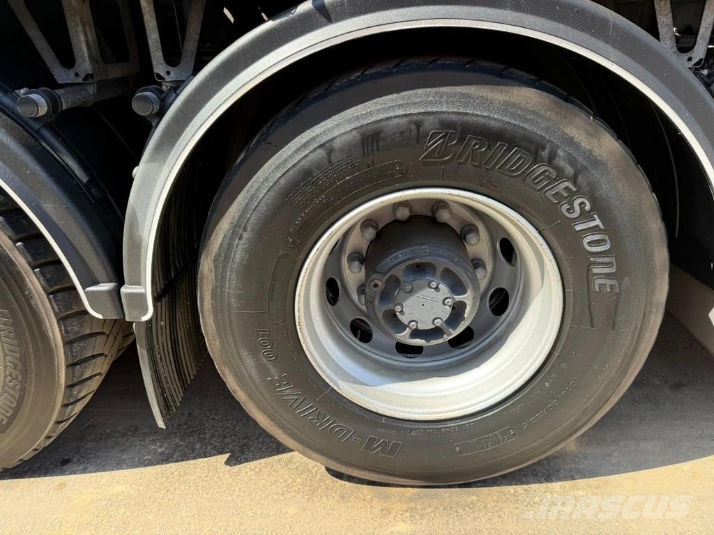 Volvo FH 420 8x4 TRIDEM + (31m!) CRANE HIAB 858 E-7 + JI Gru per tutti i terreni