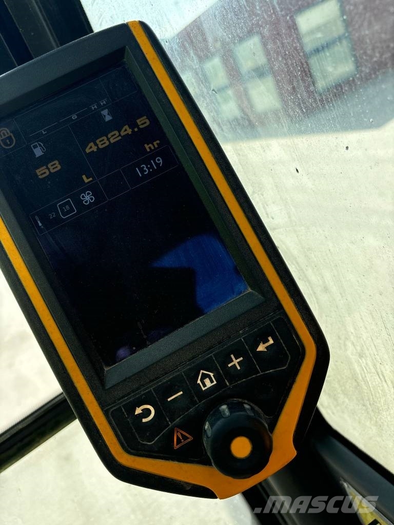 JCB JS 160 LC Paletli ekskavatörler