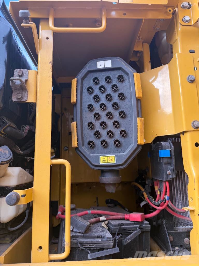 CAT 330 3000 units excavators in stock Bageri gusjeničari