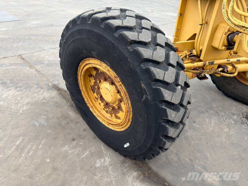 CAT 140H Niveleuse
