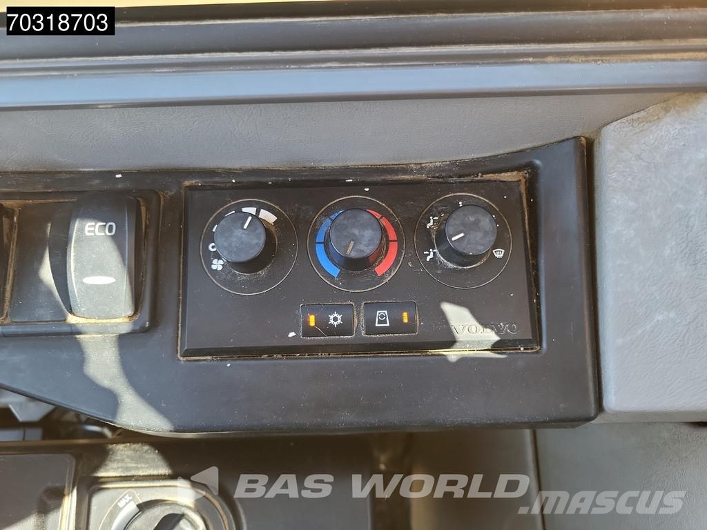 Volvo ECR88 D A/C - 3 Buckets حفارات صغيرة أقل من 7 طن (حفارات صغيرة)