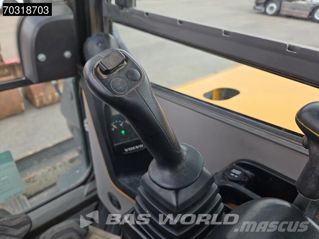 Volvo ECR88 D A/C - 3 Buckets حفارات صغيرة أقل من 7 طن (حفارات صغيرة)