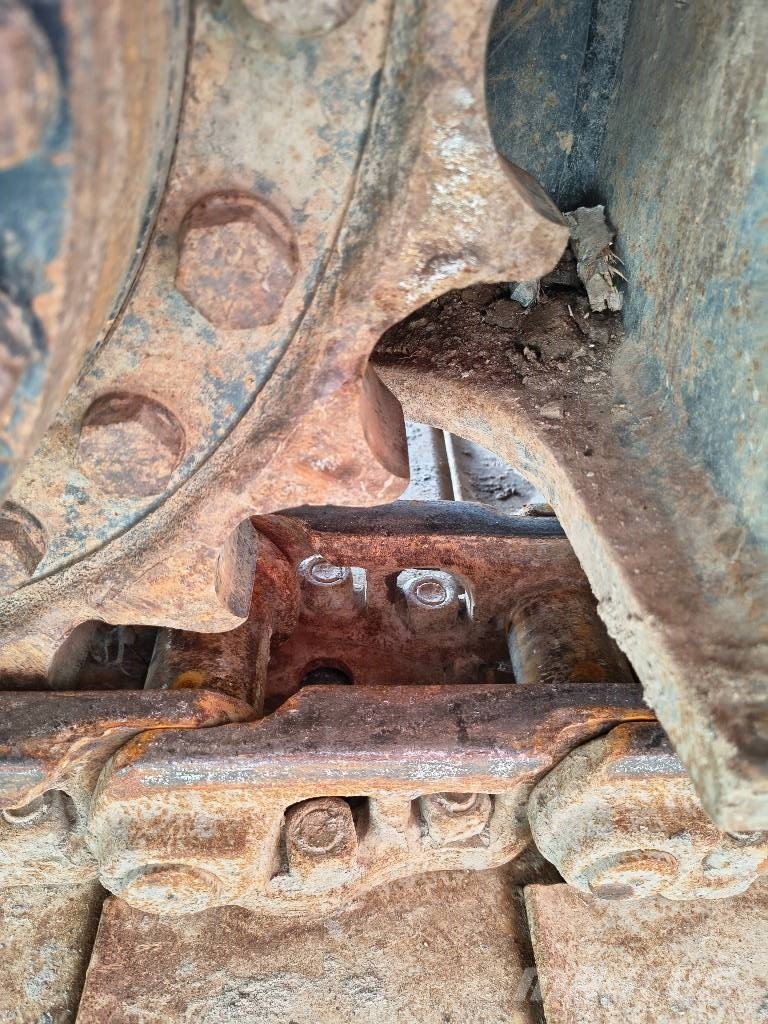 Hitachi ZX 250 LC-6 Telakaivukoneet