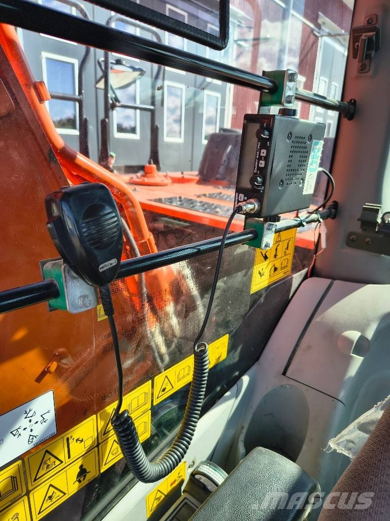 Hitachi ZX 250 LC-6 Telakaivukoneet