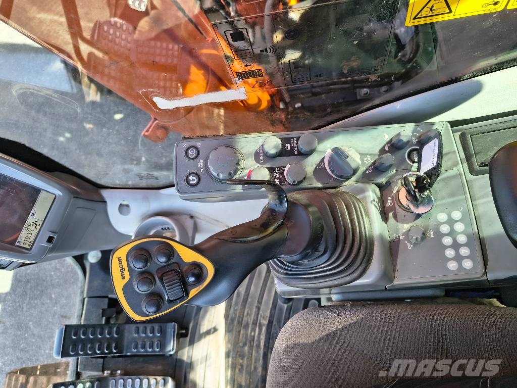 Hitachi ZX 250 LC-6 Telakaivukoneet