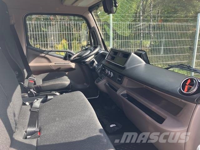 Fuso eCanter 8,55 ton Transportskåp Camiones con caja de remolque