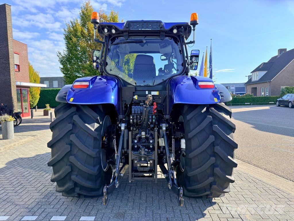 New Holland T7.270AC Blue Power Stage V Traktori
