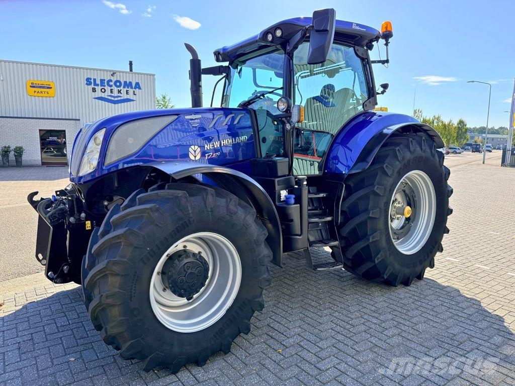 New Holland T7.270AC Blue Power Stage V Traktori