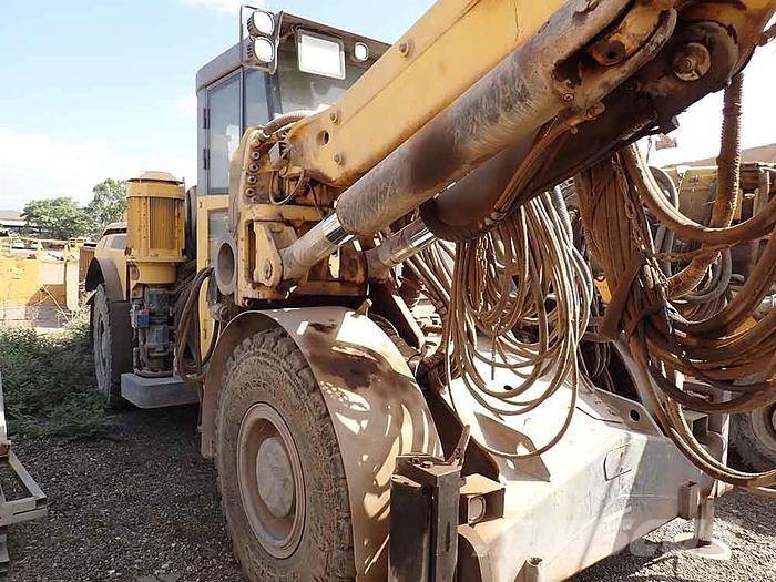 Atlas Copco BOOMER E2C Oberflächenbohrgeräte