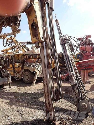 Atlas Copco BOOMER E2C Oberflächenbohrgeräte