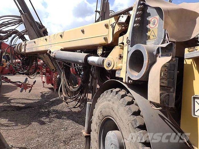 Atlas Copco BOOMER E2C Oberflächenbohrgeräte
