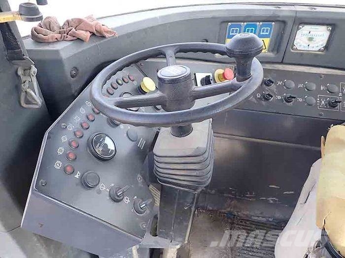 Atlas Copco BOOMER E2C Oberflächenbohrgeräte