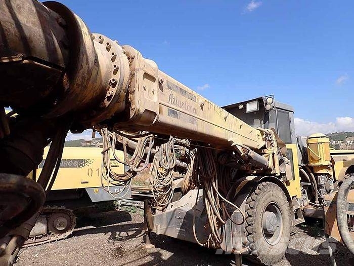 Atlas Copco BOOMER E2C Oberflächenbohrgeräte