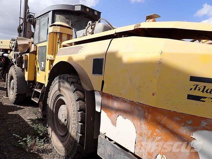 Atlas Copco BOOMER E2C Oberflächenbohrgeräte