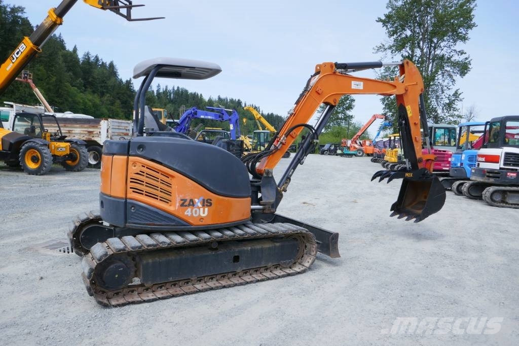 トリーバーチ Hitachi ZX40U-3, 2010, PACIFIC, Washington, United States
