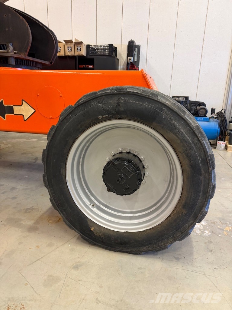 JLG 1350 SJP رافعات سلة مفصلية