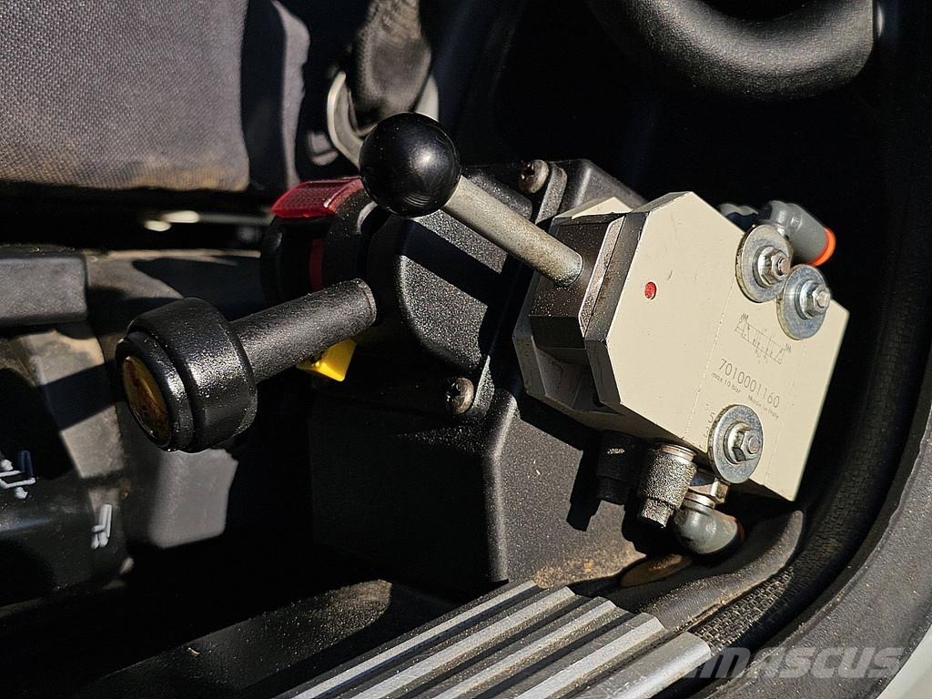 Scania P380 MANUAL HYDRAULICS Vlačilci