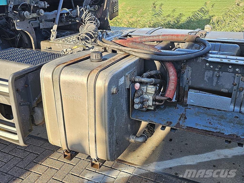 Scania P380 MANUAL HYDRAULICS Vlačilci