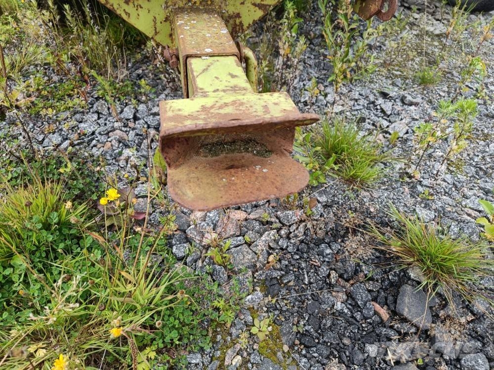 CLAAS Markant 50 Kanttipaalaimet