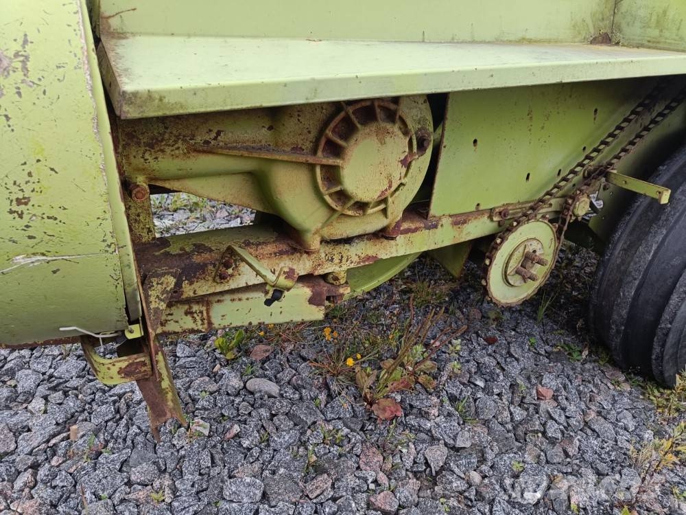 CLAAS Markant 50 Kanttipaalaimet