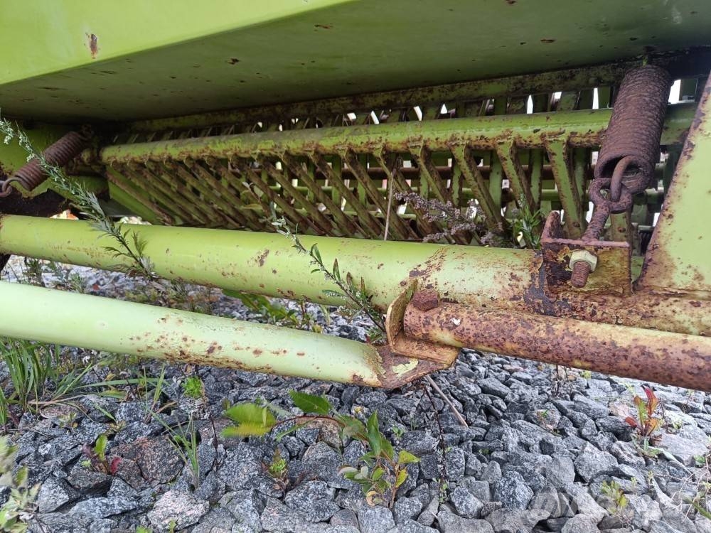 CLAAS Markant 50 Kanttipaalaimet