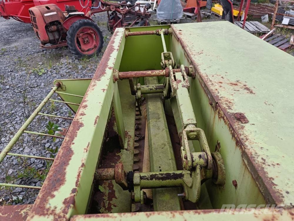 CLAAS Markant 50 Kanttipaalaimet