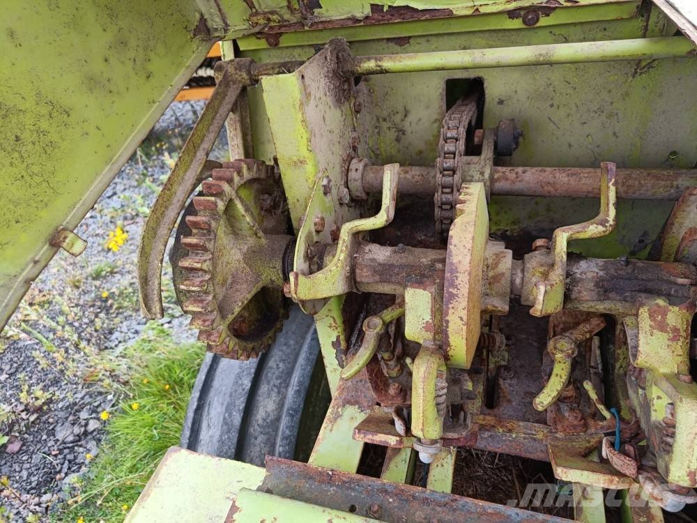 CLAAS Markant 50 Kanttipaalaimet