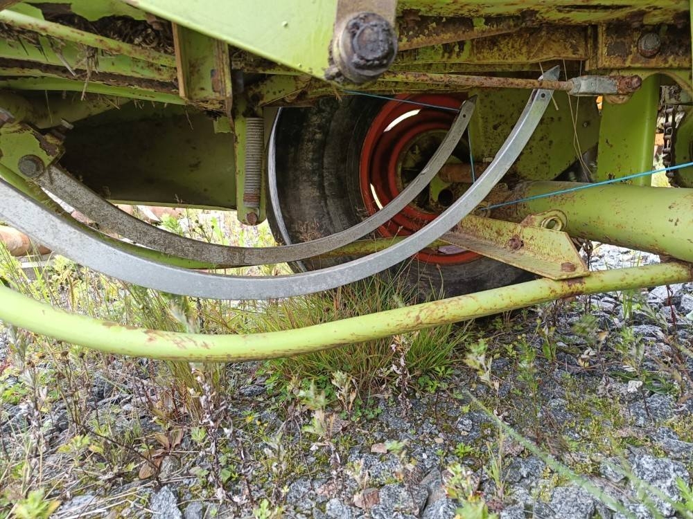 CLAAS Markant 50 Kanttipaalaimet