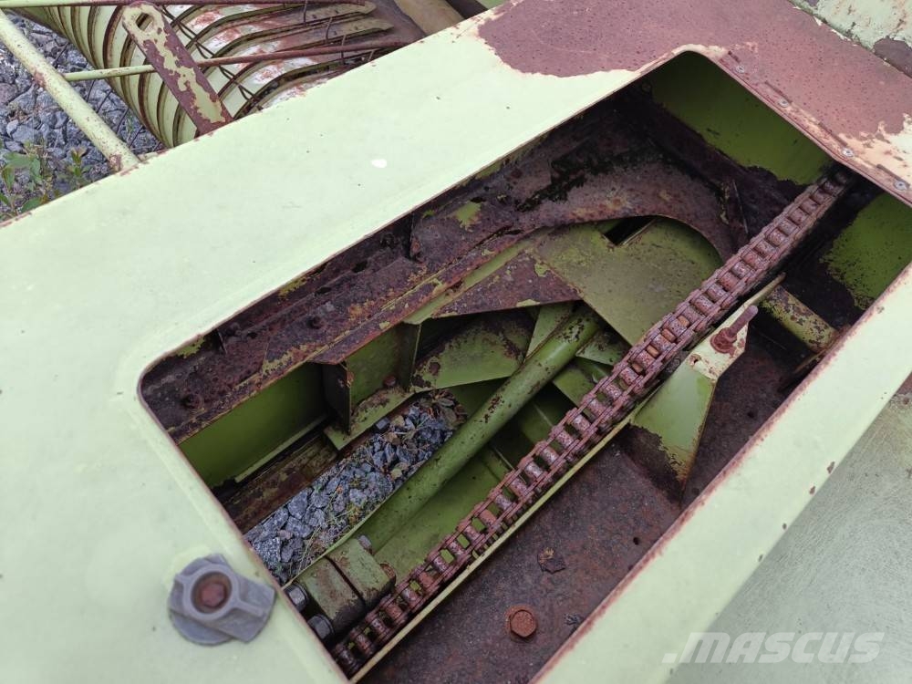 CLAAS Markant 50 Kanttipaalaimet