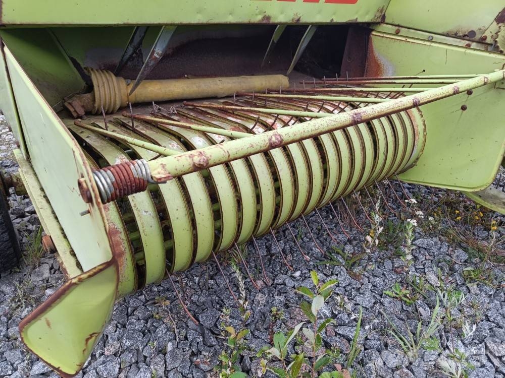 CLAAS Markant 50 Kanttipaalaimet
