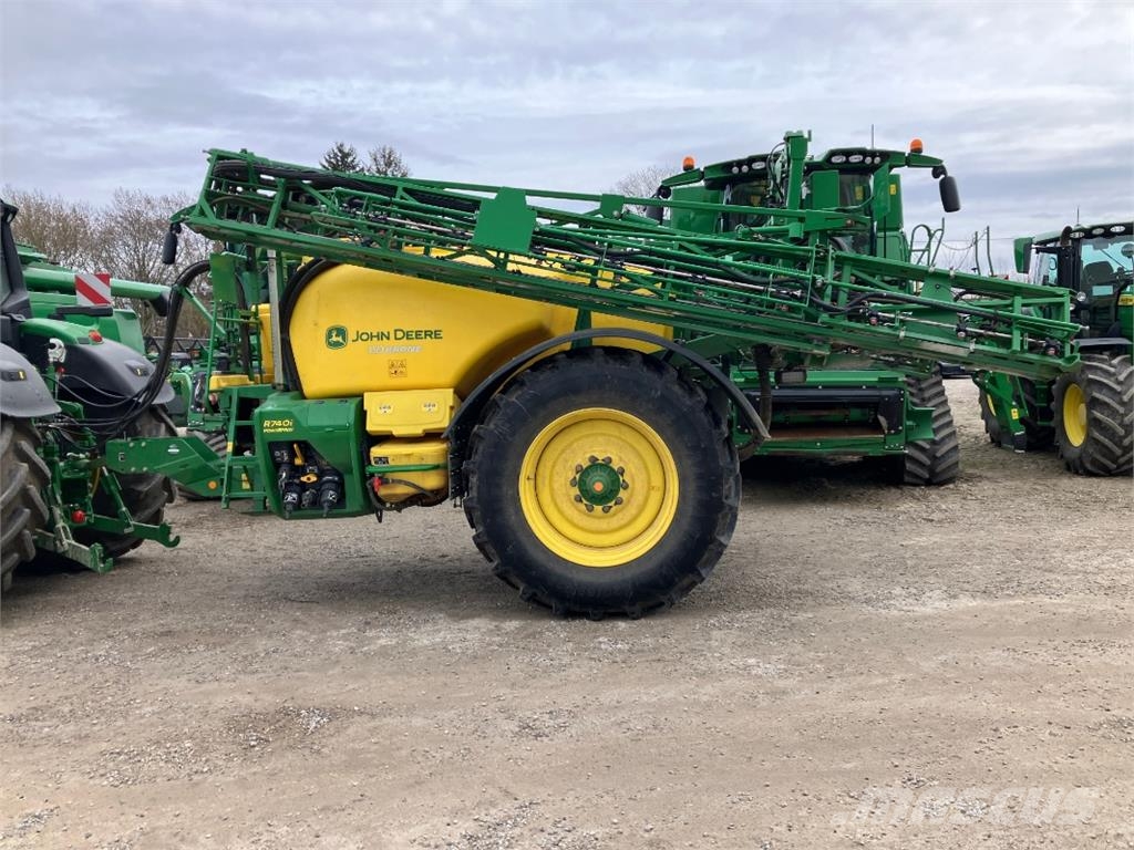 John Deere R740i Vučene prskalice