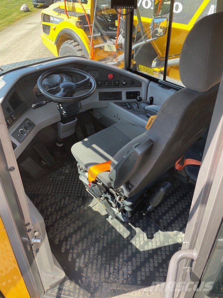 Volvo A30G アーティキュレート式ダンプトラック