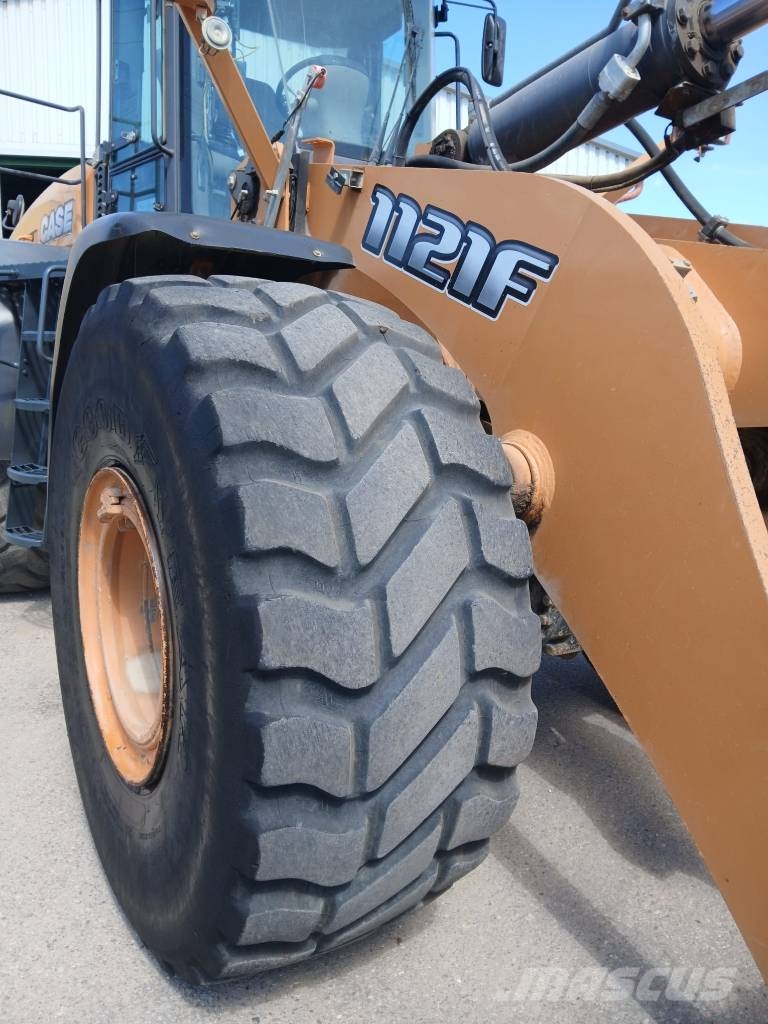 CASE 1121 F لوادر بعجل