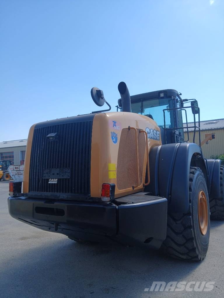CASE 1121 F لوادر بعجل