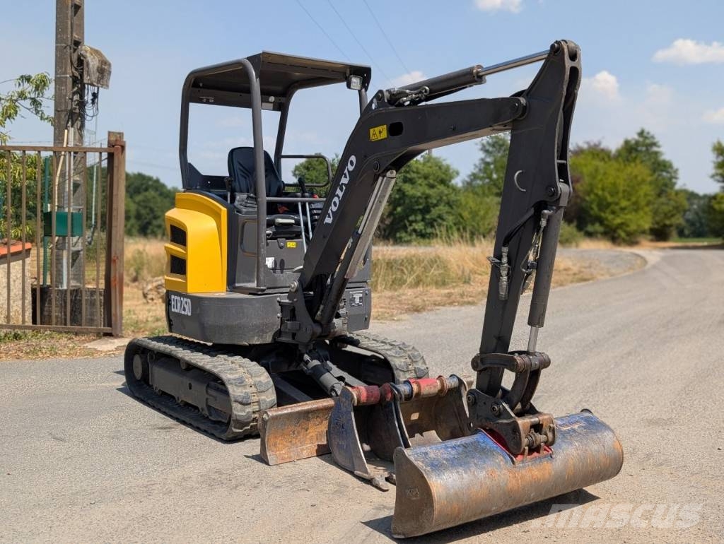 Volvo ECR 25 D Mini excavadoras < 7t