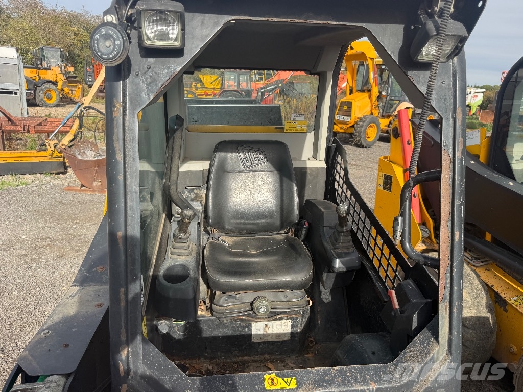 JCB 155 Lietoti riteņu kompaktiekrāvēji