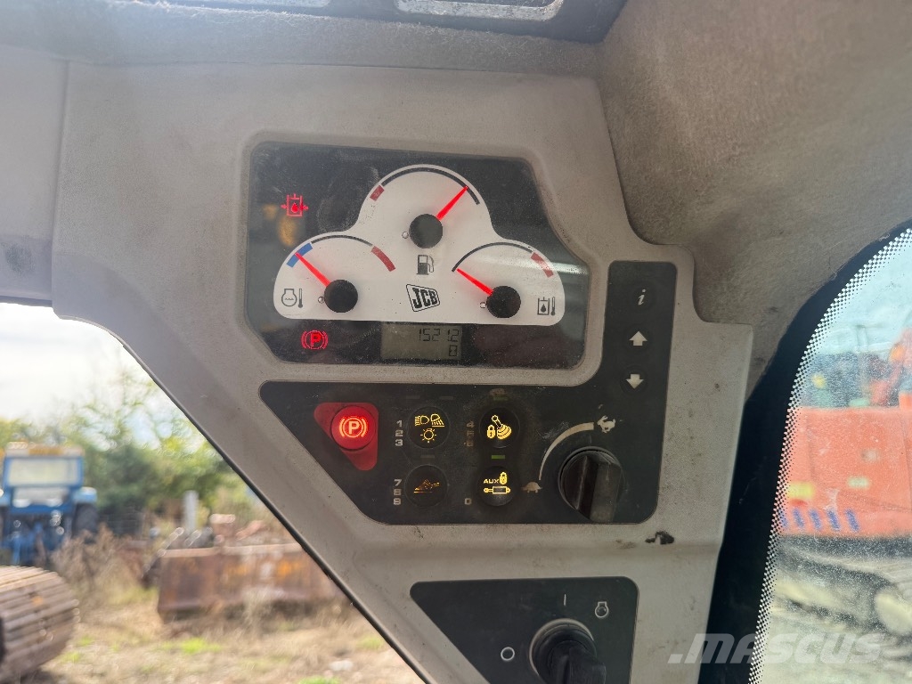 JCB 155 Lietoti riteņu kompaktiekrāvēji
