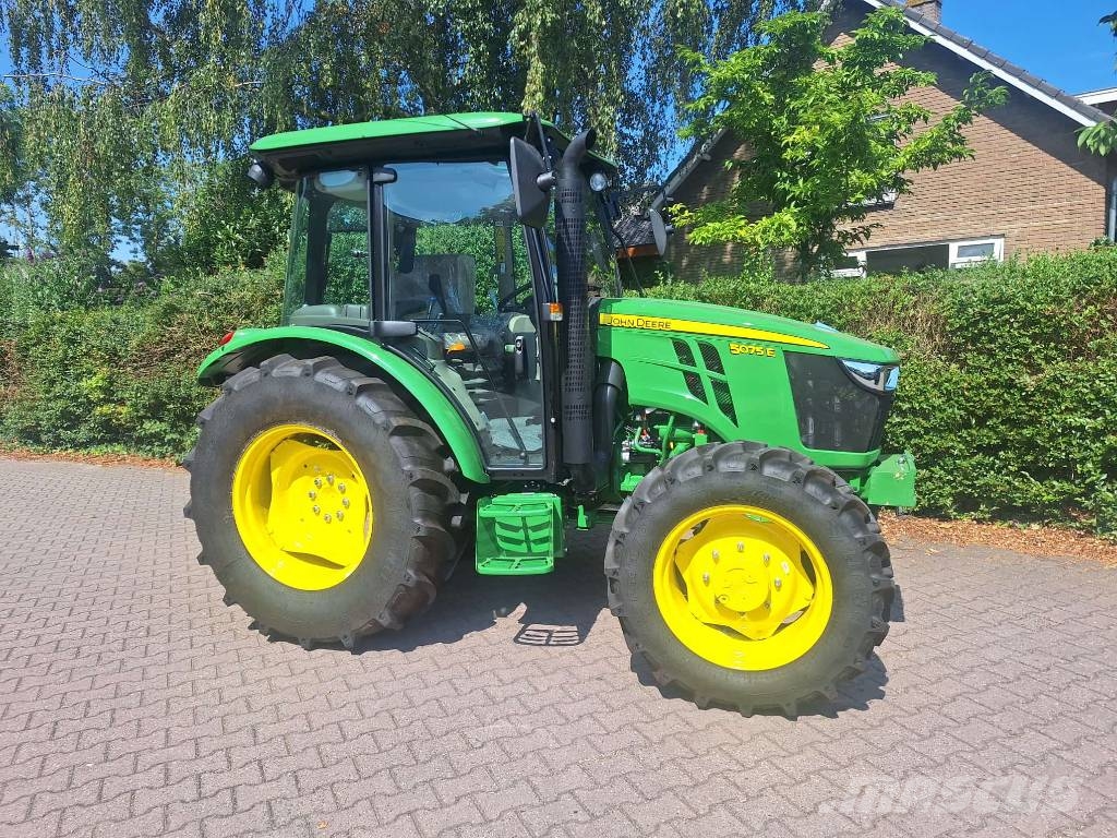 John Deere 5075 E Tractoren