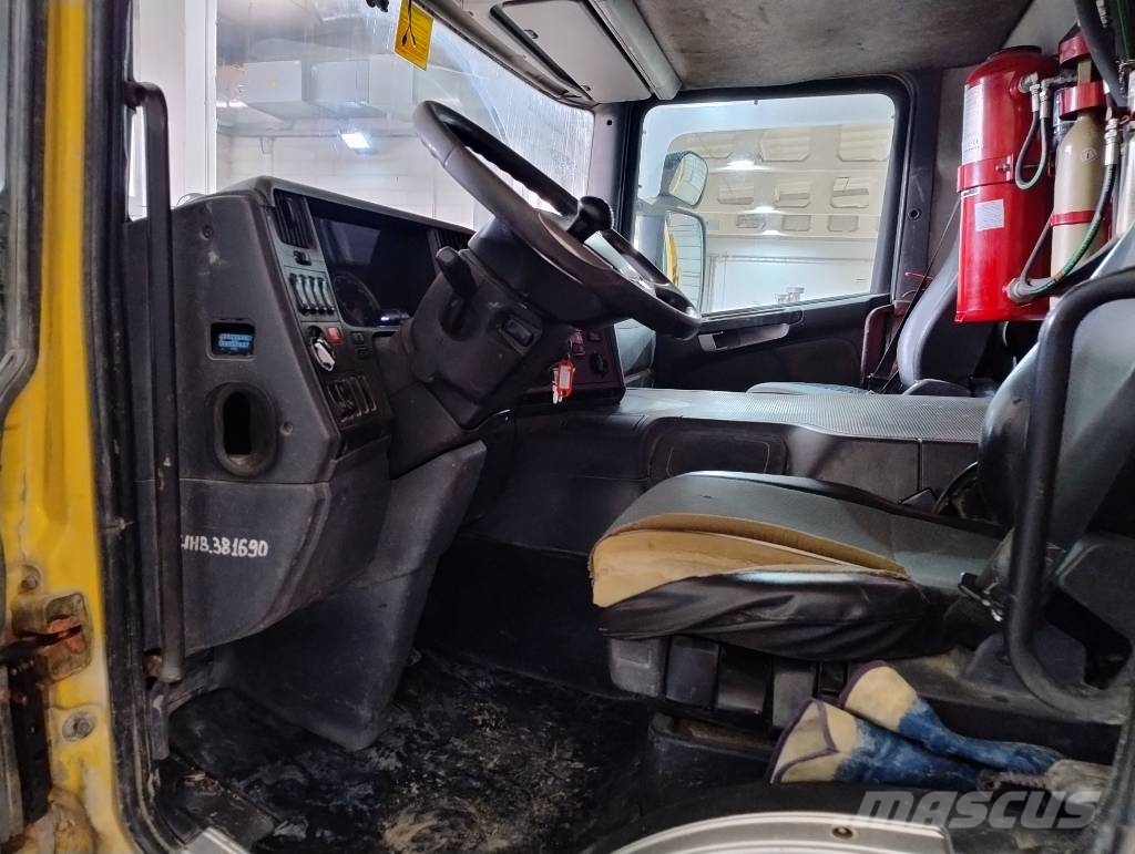 Scania P 250 Camiones bañeras basculantes o volquetes