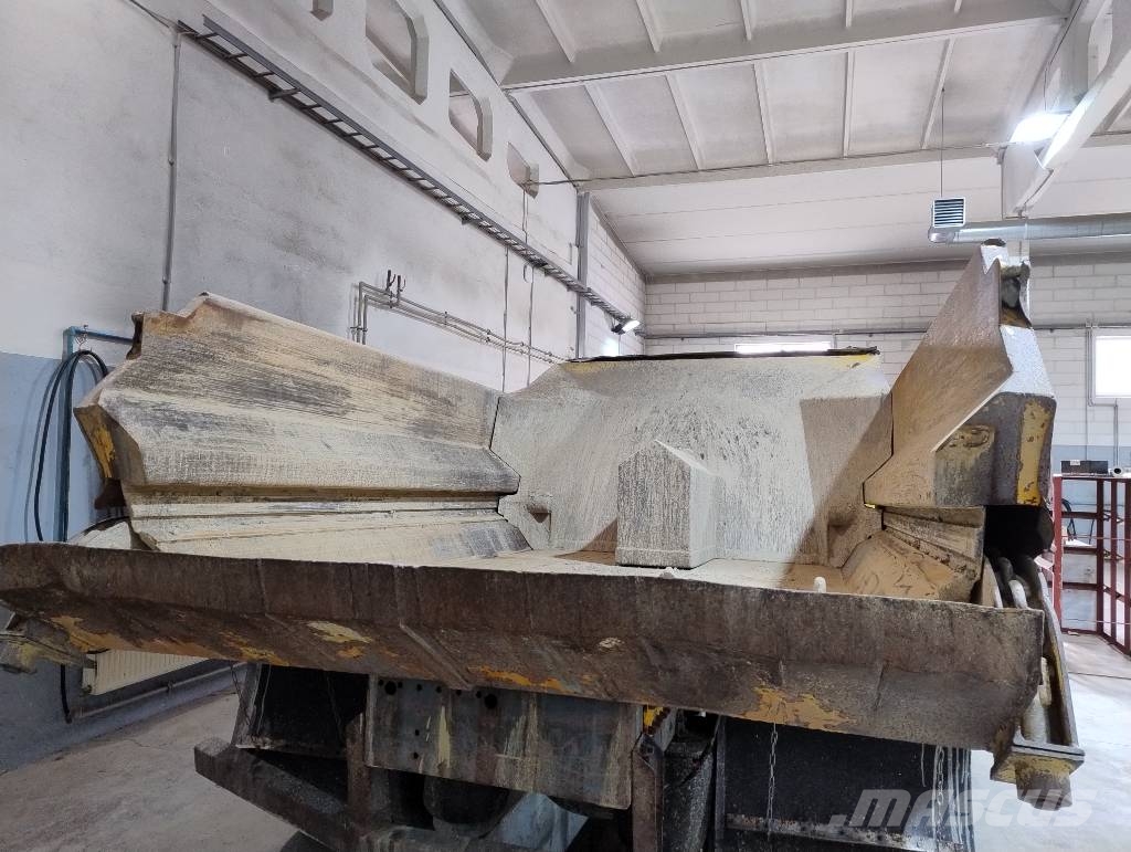 Scania P 250 Camiones bañeras basculantes o volquetes