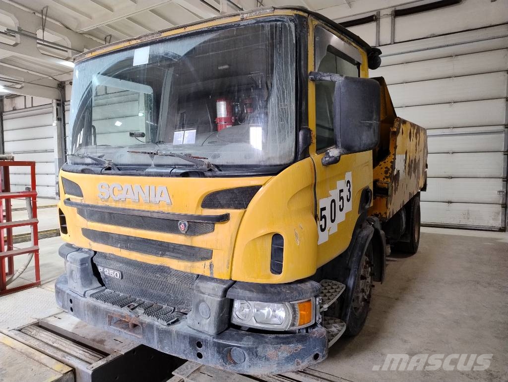 Scania P 250 Camiones bañeras basculantes o volquetes
