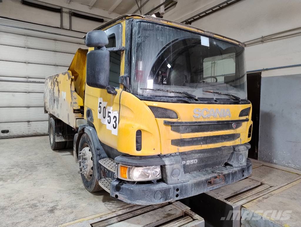 Scania P 250 Camiones bañeras basculantes o volquetes