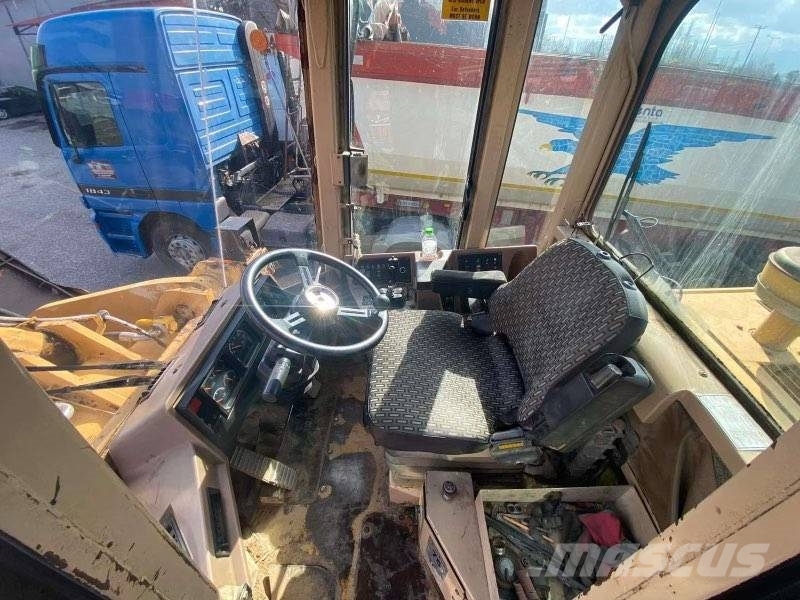 CAT 960 F Фронтальні навантажувачі